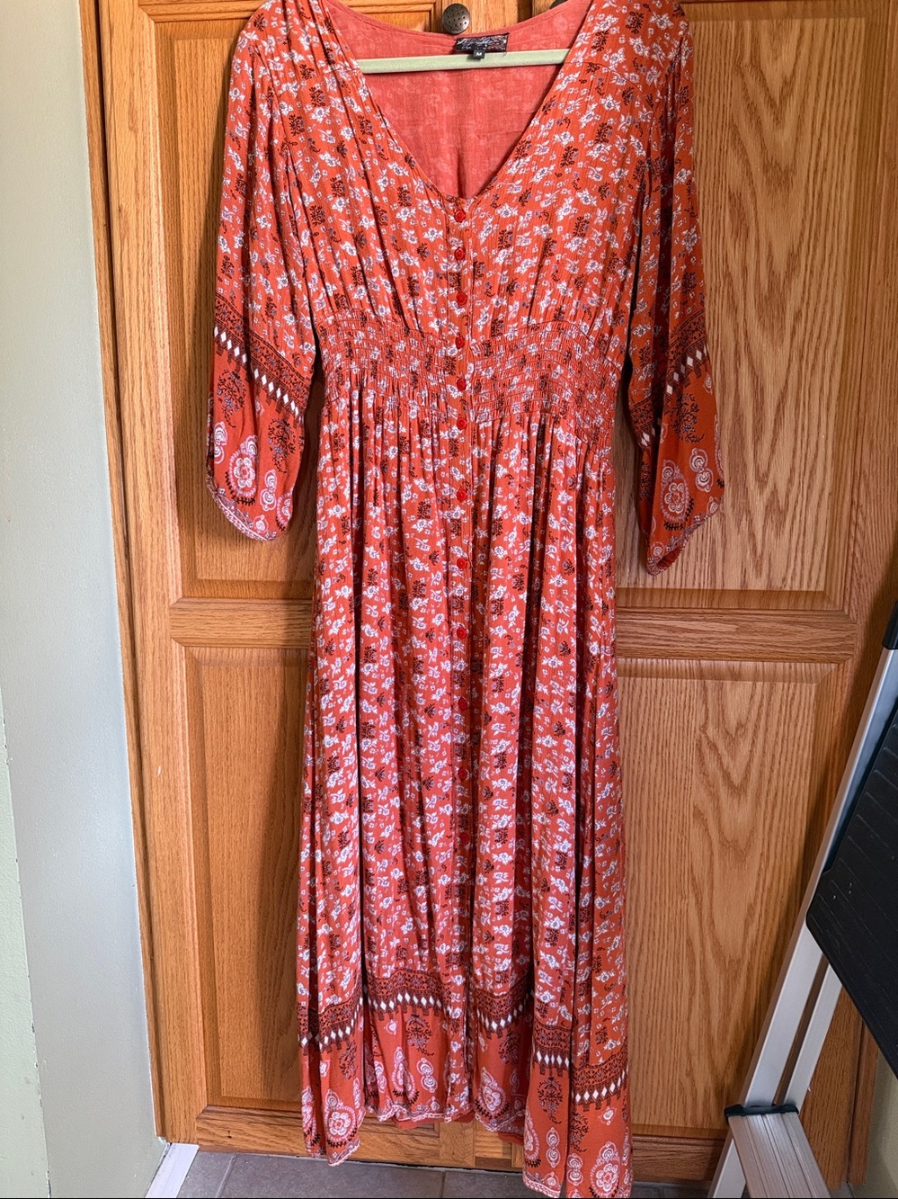 J Gee Rust Floral Boho Maxi Dress - Women size Medium. Like new